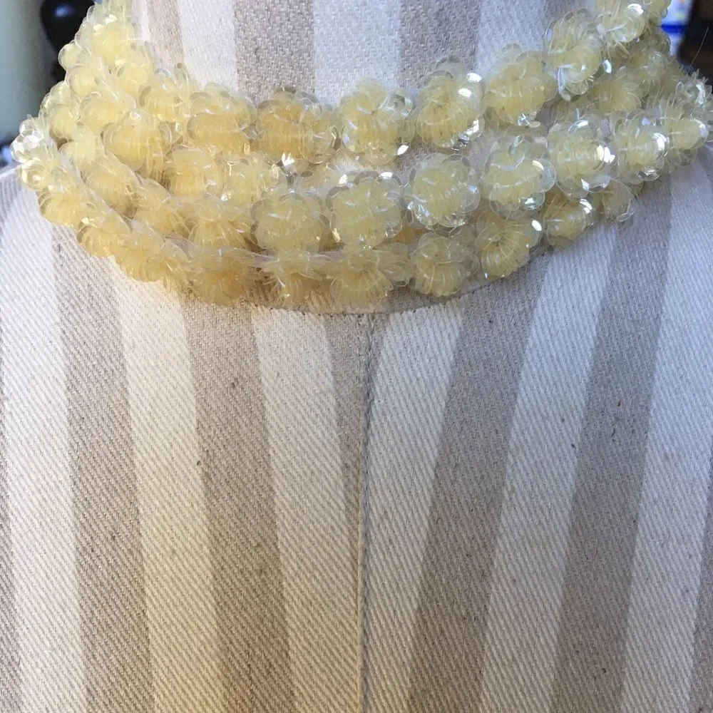 CREAM SEQUIN Rossettes